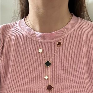 18karat gold clover motif necklace